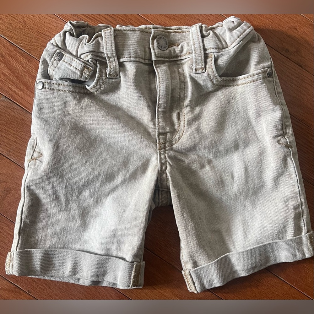 Boys Tan shorts size 5